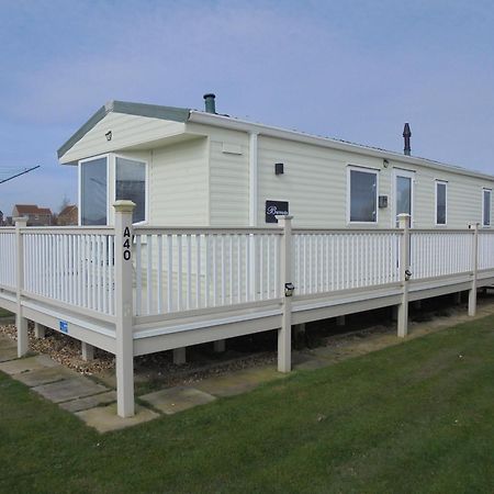 Готель 8 Berth On The Chase Інголдмеллс Екстер'єр фото